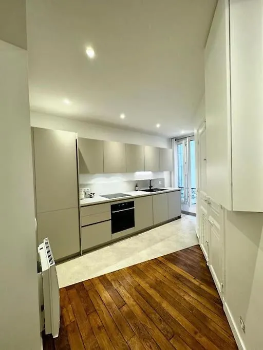 Elegant & Bright Close To Canal Saint-martin * Paris
