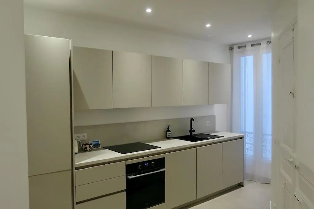 Elegant & Bright Close To Canal Saint-martin Apartment *